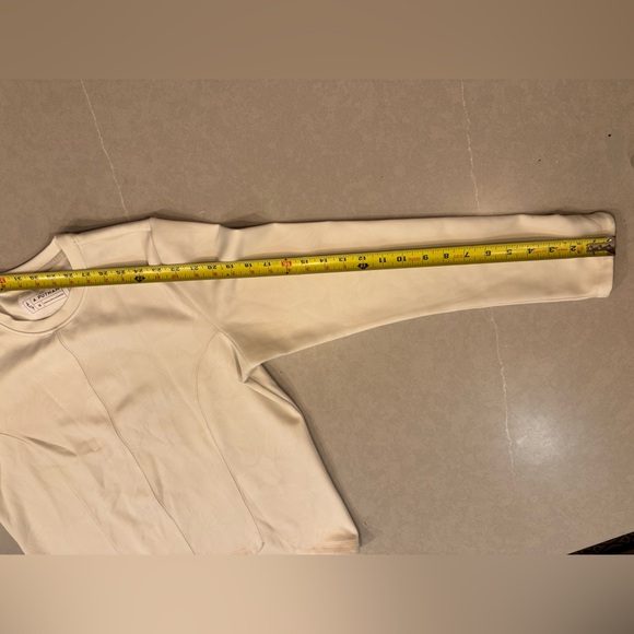 A. Putnam Minimalist White Tulip Hem Sweatshirt - Picture 8 of 9